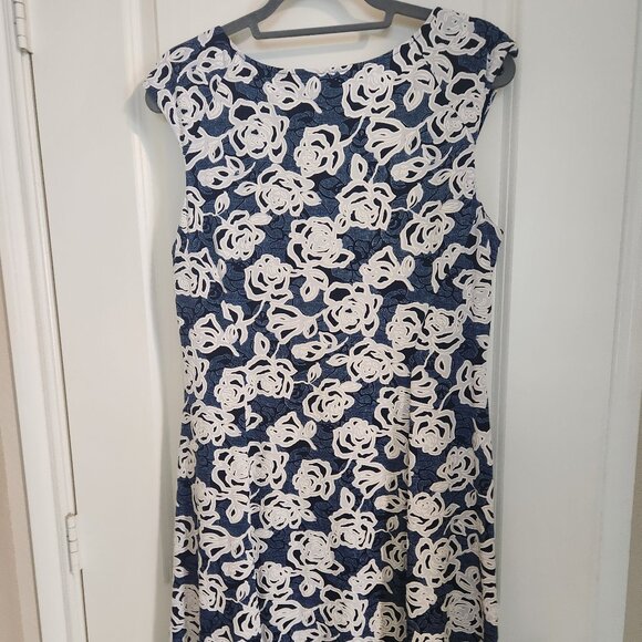 Dresses worn only once! - Picture 8 of 8